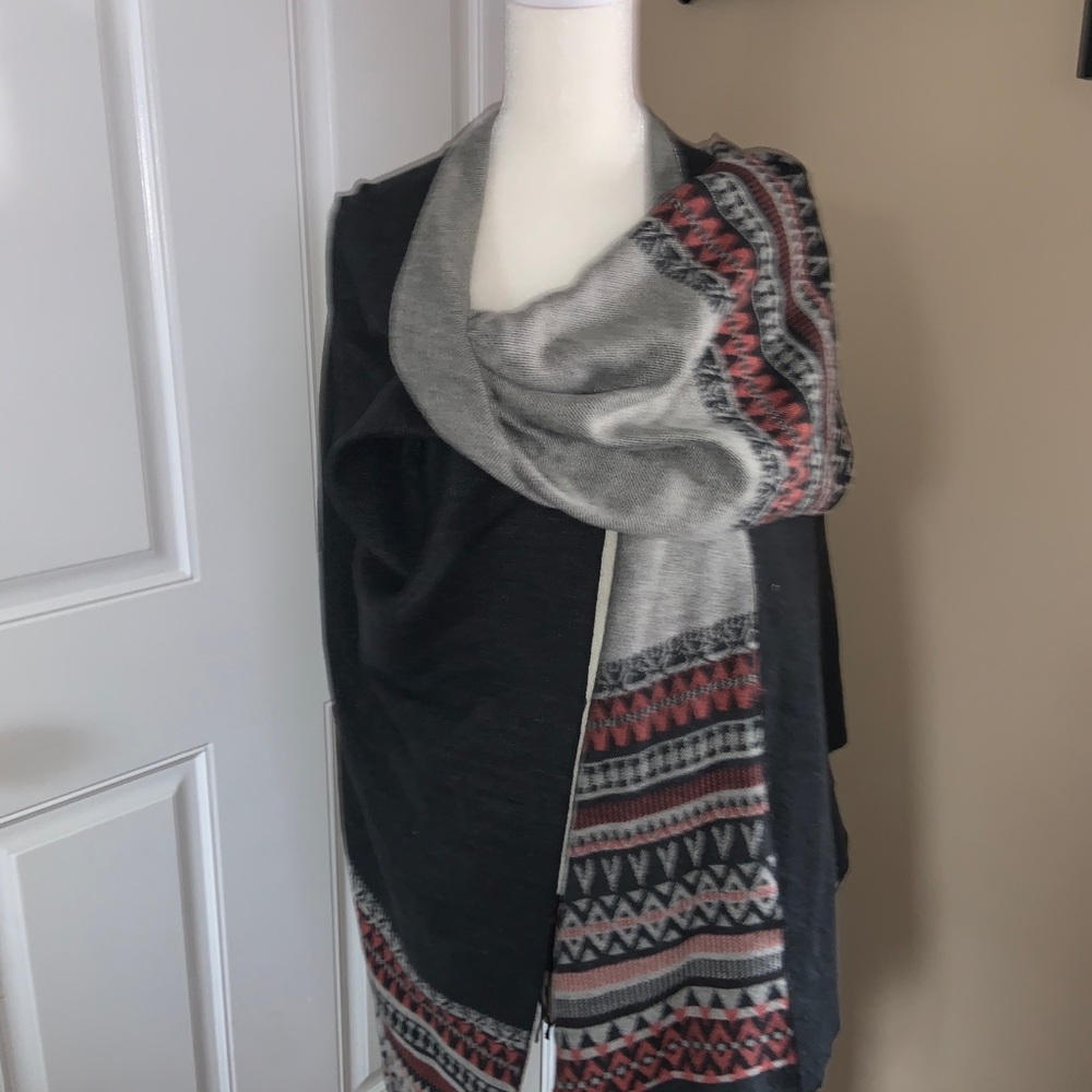 Shawl - Picture 2 of 3